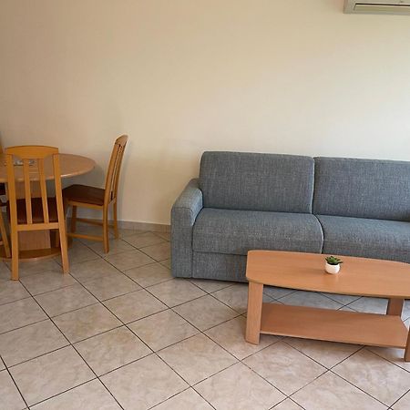 Frejus Plage T2, Piscine, Parking, Plages A 200M Ngoại thất bức ảnh