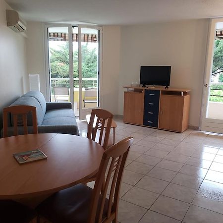 Frejus Plage T2, Piscine, Parking, Plages A 200M Ngoại thất bức ảnh