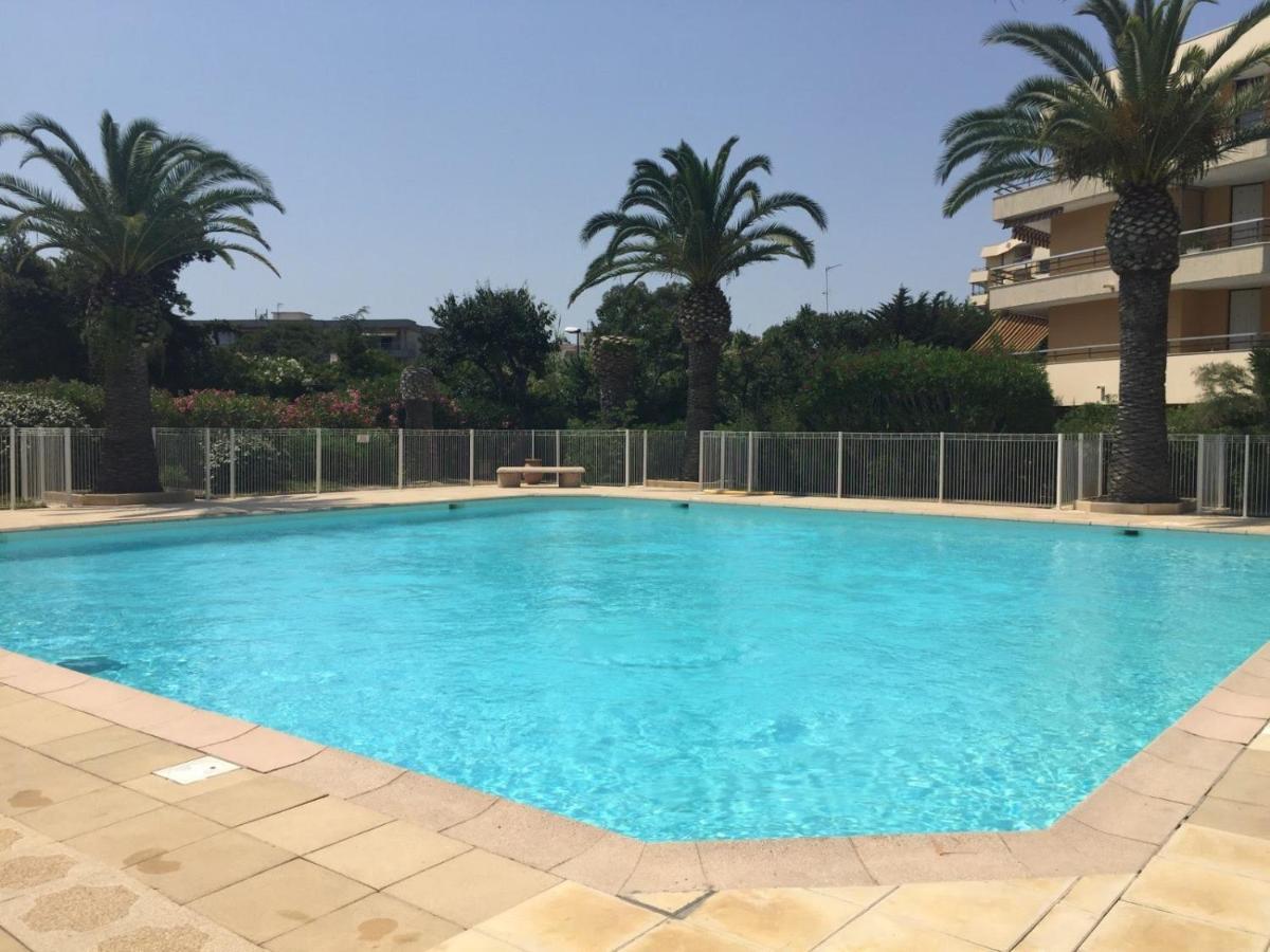 Frejus Plage T2, Piscine, Parking, Plages A 200M Ngoại thất bức ảnh